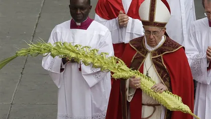 Catolicii, în sărbătoare: Francisc a oficiat prima slujbă de Florii în calitate de Suveran Pontif