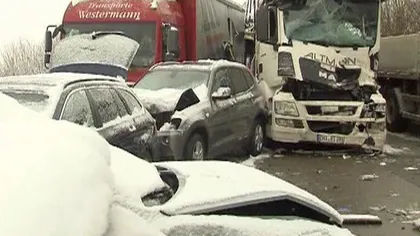 Carambol de proporţii în Germania: 100 de maşini s-au ciocnit pe o autostradă VIDEO