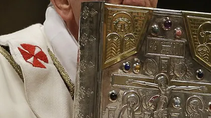 Papa Francisc a oficiat Liturghia din Joia Mare în faţa deţinuţilor minori şi le-a spălat picioarele