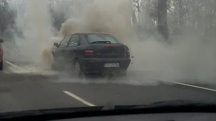 O maşină a Ambasadei SUA la Bucureşti a luat foc pe Şoseaua Kiseleff VIDEO