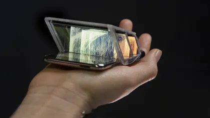 Un gadget îţi poate transforma iPhone-ul într-un mini dispozitiv 3D