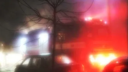 Incendiu în casa unor interlopi din Bacău VIDEO
