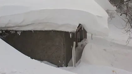 Zăpadă de doi metri în plină primăvară, în Suceava VIDEO