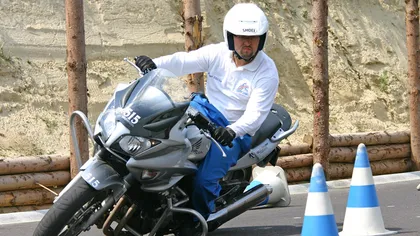 Legea lui Stroe SCUMPEŞTE cursurile pentru motociclişti. De câţi oameni e nevoie ca să iei PERMISUL
