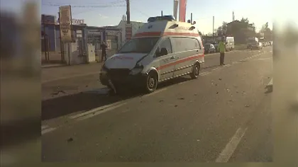 Accident de AMBULANŢĂ la Târgu Jiu: Două femei au fost rănite, printre care şi o GRAVIDĂ