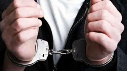 Poliţist din Vâlcea, arestat preventiv pentru luare de mită şi abuz în serviciu