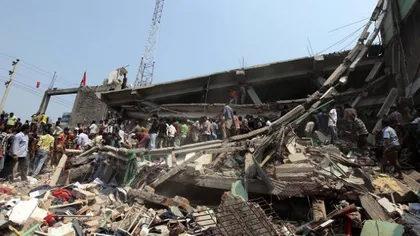 Peste 480 de morţi în prăbuşirea unei clădiri în Bangladesh