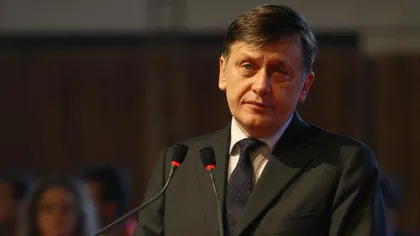 Crin Antonescu: Mă simt jignit să-l văd pe Băsescu bătându-şi joc de partenerul meu