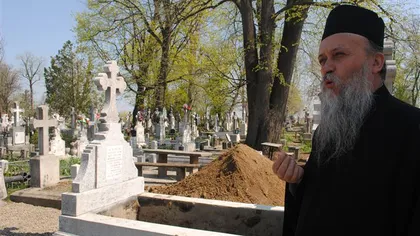 Deshumare istorică într-un cimitir din Botoşani: O enigmă, rezolvată de Biserică