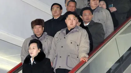 Cine conduce, din umbră, Coreea de Nord. 