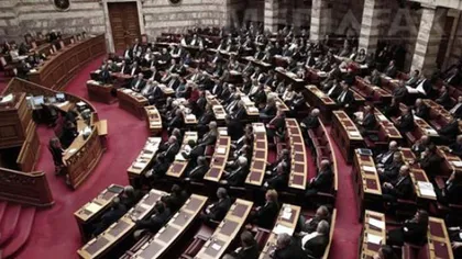 Parlamentul grec a adoptat legea privind restructurarea sectorului public
