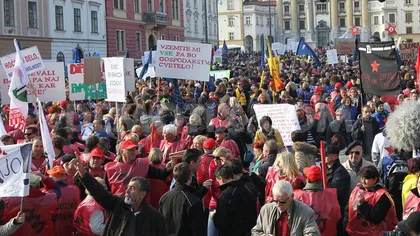 Avertizare MAE pentru românii care circulă în Slovenia: Sâmbătă încep manifestaţii de protest