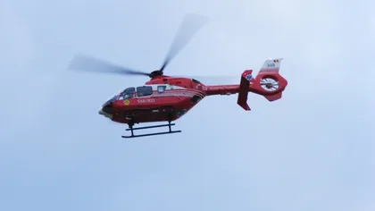 Un bolnav de gripă a murit în elicopterul cu care era dus la Timişoara
