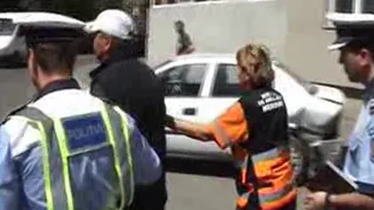 Taximetrist prins cu alcoolemie uriaşă în timpul serviciului, după ce a făcut accident VIDEO