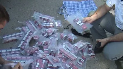 Contrabandişti de ţigări, prinşi în Vaslui cu marfă de 500.000 de lei