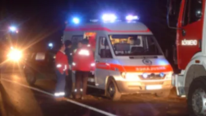 Un autocar cu 20 de pasageri a lovit din plin o maşină de servicii funerare VIDEO