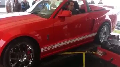 Incident la show auto: Un Ford Mustang a sărit în aer VIDEO