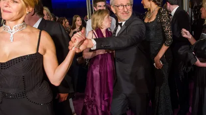 Anii au trecut pe lângă ea: La 59 de ani, cu ŞASE copii, SOŢIA lui Spielberg arată ca la 30 FOTO