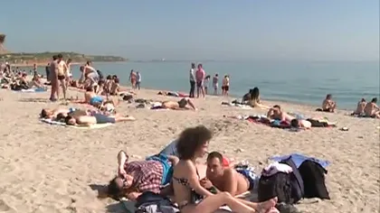 Distracţie mare pe litoralul românesc, de 1 Mai. Mii de oameni petrec la malul mării VIDEO