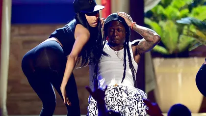 Nicki Minaj a ÎNNEBUNIT publicul cu un DANS LASCIV pentru Lil Wayne FOTO&VIDEO