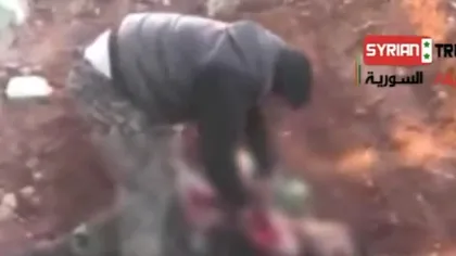 IZBITOR: Un rebel sirian s-a filmat în timp ce mânca INIMA unui SOLDAT VIDEO