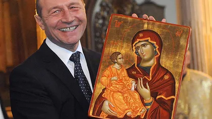 Traian Băsescu a participat la slujba de la Mănăstirea Izvorul Tămăduirii din Bistriţa-Năsăud