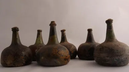 Şase sticle cu vin găsite pe o navă scufundată în secolul al XVIII-lea s-au vândut cu 9.700 euro