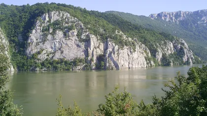 Dunărea CREŞTE simţitor şi în România. Când va fi VÂRFUL de VIITURĂ