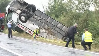 Un autocar cu 25 de navetişti, implicat într-un accident, în Bistriţa VIDEO