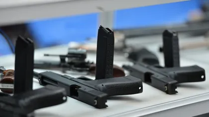Aproape 1.300 de arme de foc deţinute ilegal, confiscate în primele patru luni ale anului