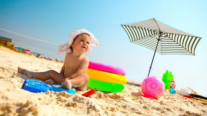 Sfaturi utile pentru mămicile care merg cu copiii mici la plajă