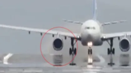 Clipe de groază în avion: Motorul a explodat în timpul decolării VIDEO