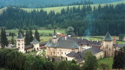 Statul revendică moştenirea lui Ştefan-Vodă: Mânăstirea Putna şi domeniile ei, contestate de Fisc