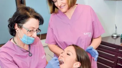 Dentiştii şi farmaciştii aleşi în demnităţi publice pot profesa în continuare