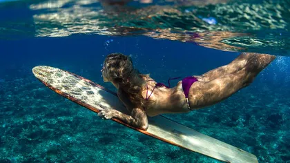 Sirenele ar fi INVIDIOASE: Cum arată surferiţele din Hawaii, sub apă GALERIE FOTO