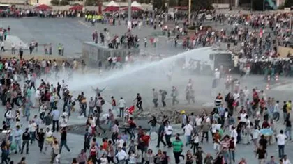 Nouă manifestaţie împotriva Guvernului turc, în apropierea Pieţei Taksim din Istanbul VIDEO