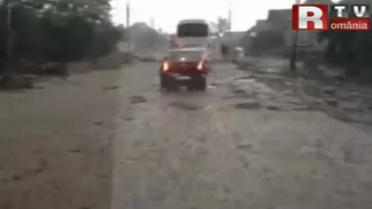 Localitate din Maramureş, lovită de VIITURĂ: În CINCI MINUTE, apa a măturat totul VIDEO