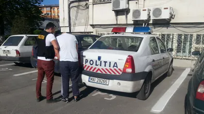 Un craiovean susţine că a fost bătut de poliţişti: M-au lovit cu picioarele. Mi-au spart maxilarul
