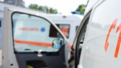 Asistent dintr-o ambulanţă, rănit după ce autospeciala a lovit un căprior, pe DN 1
