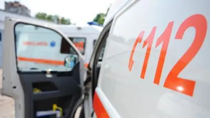 Accident grav în Suceava. Un autocar a intrat într-o maşină, patru persoane fiind rănite VIDEO