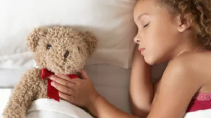 Părinţii vor fi SURPRINŞI: Legătura dintre ora fixă de culcare a copiilor ŞI REZULTATELE la şcoală