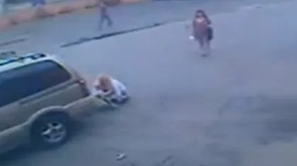 Gestul şocant al unui ŞOFER, după ce a lovit un BEBELUŞ aflat într-un cărucior VIDEO