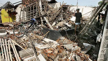 Bilanţul cutremurului din Indonezia a ajuns la 22 de morţi şi 210 răniţi