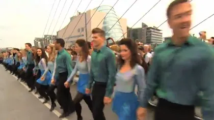 Record Riverdance la Dublin: Mii de persoane au dansat celebrul dans irlandez VIDEO