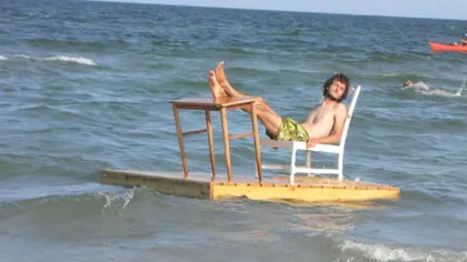 Ultima fiţă de pe litoralul românesc: să stai la masă, pe valurile  mării FOTO