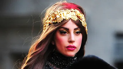 Lady Gaga revine cu o apariţie EXCENTRICĂ. Artista a pozat complet GOALĂ pentru o revistă FOTO