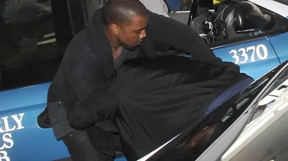 Kanye West a atacat un fotograf pe aeroportul din Los Angeles VIDEO