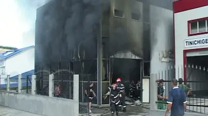 Incendiu puternic în Tulcea. Un service auto a fost făcut scrum