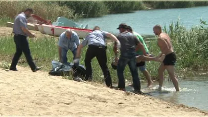 Cadavrul unui pescar înecat într-un lac de acumulare, găsit după patru zile
