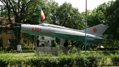 Un avion MIG 21 va fi amplasat în faţa căminului cultural din Deveselu
